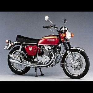 Meet your Posher, Cassandra